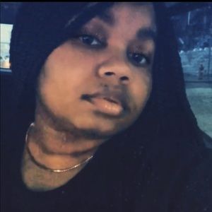 Meet your Posher, Deidre